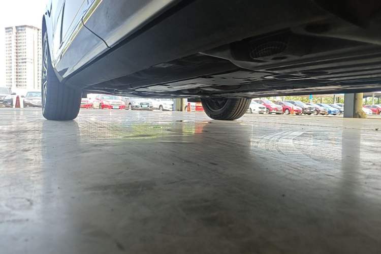 Used Volvo XC60 2023 B5 4x4 Smart Luxury Edition Left Side Sill