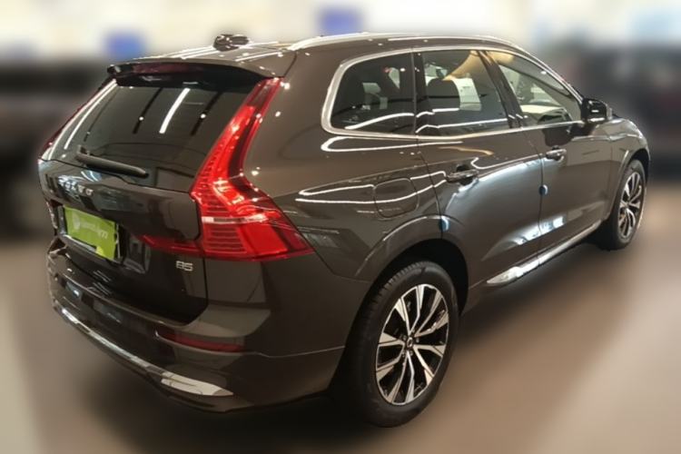 Used Volvo XC60 2023 B5 4x4 Smart Luxury Edition Rear Right 45 Deg