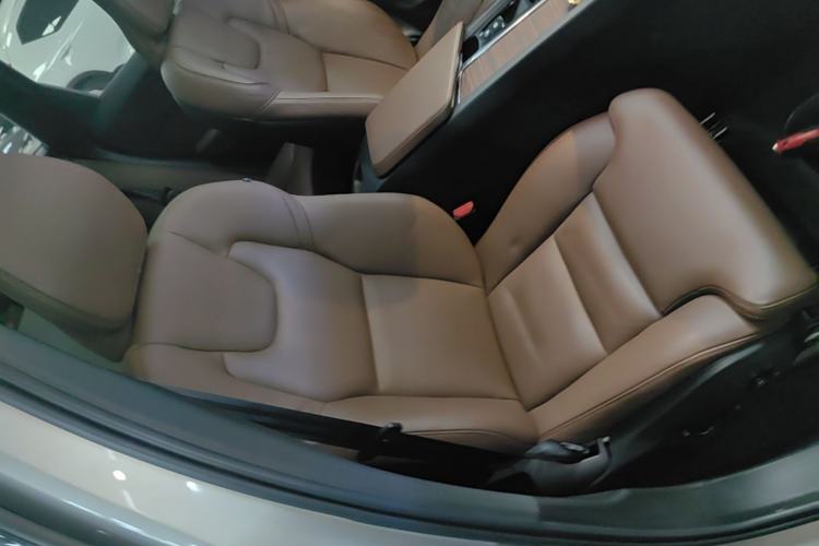Used Volvo XC60 2023 B5 4x4 Smart Luxury Edition Right Front Seat