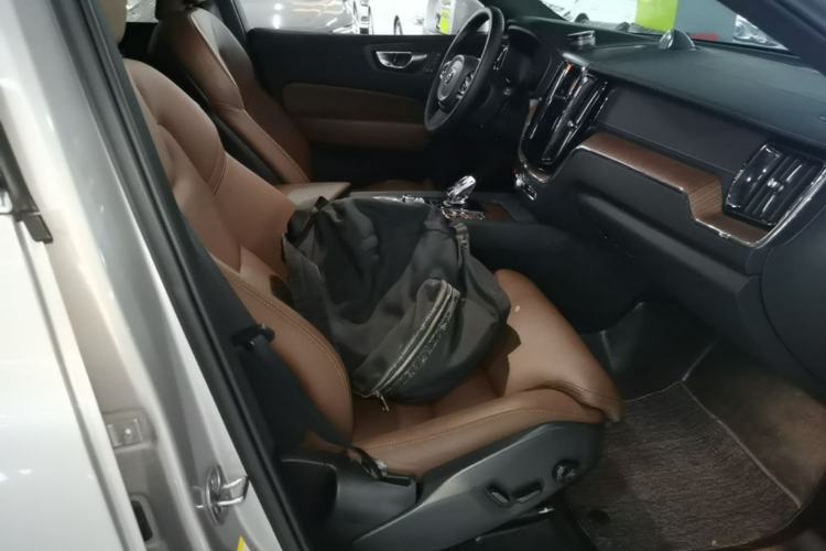 Used Volvo XC60 2023 B5 4x4 Smart Luxury Edition Right Front Seat