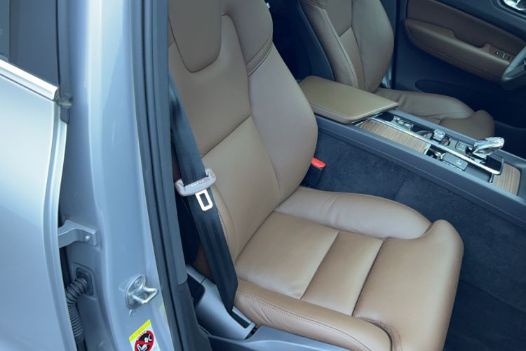 Used Volvo XC60 2023 B5 4x4 Smart Luxury Edition Right Front Seat