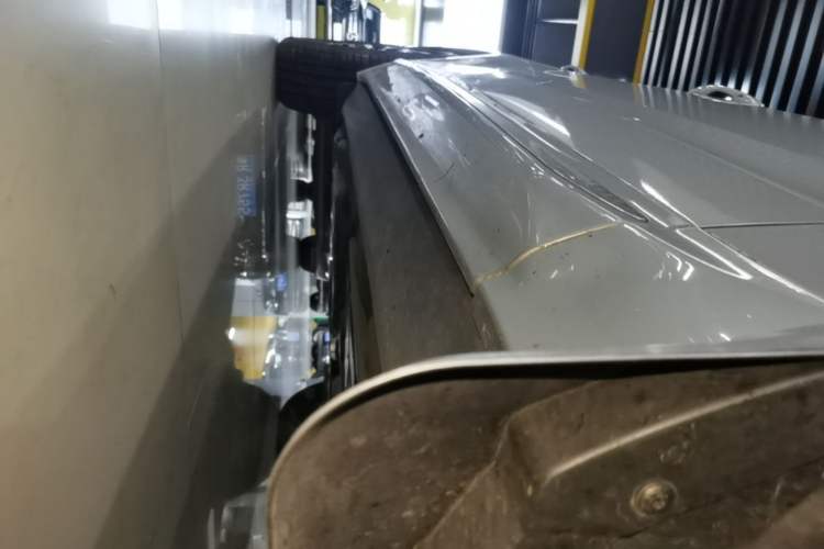 Used Volvo XC60 2023 B5 4x4 Smart Luxury Edition Right Side Sill