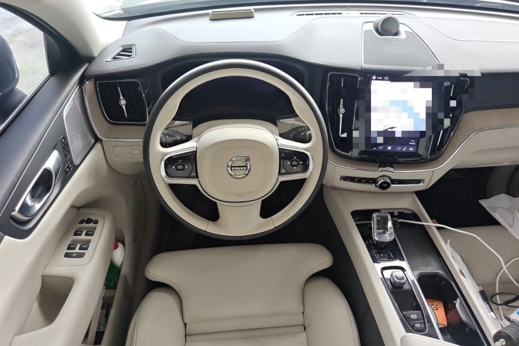Used Volvo XC60 2023 B5 4x4 Smart Luxury Edition Steering Wheel