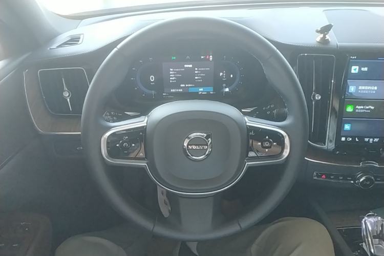 Used Volvo XC60 2023 B5 4x4 Smart Luxury Edition Steering Wheel
