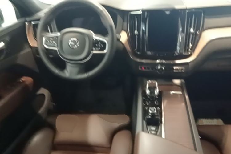 Used Volvo XC60 2023 B5 4x4 Smart Luxury Edition Steering Wheel