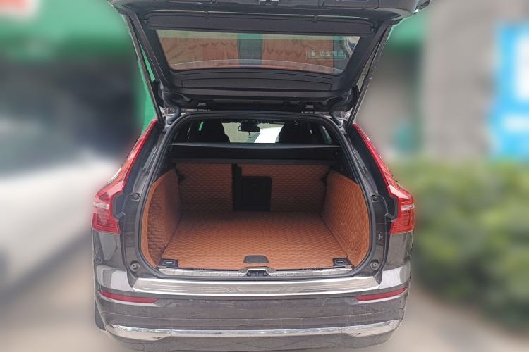 Used Volvo XC60 2023 B5 4x4 Smart Luxury Edition Trunk