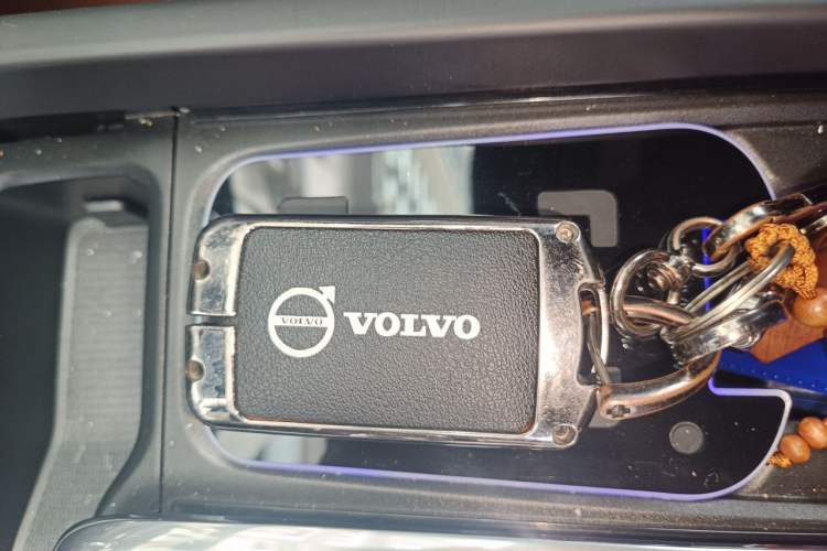 Used Volvo XC60 2023 B5 4x4 Smart Luxury Edition Vehicle Key