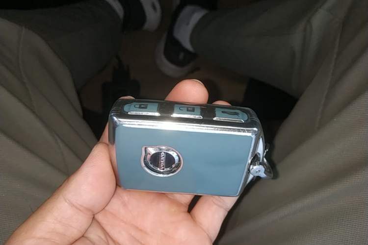 Used Volvo XC60 2023 B5 4x4 Smart Luxury Edition Vehicle Key
