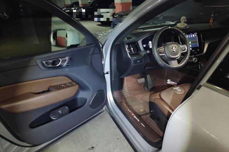 Used Volvo XC60 2023 B5 4x4 Zhiyi Sport Edition Driver Seat