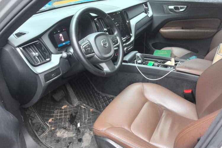 Used Volvo XC60 2023 B5 4x4 Smart Luxury Edition Driver Seat