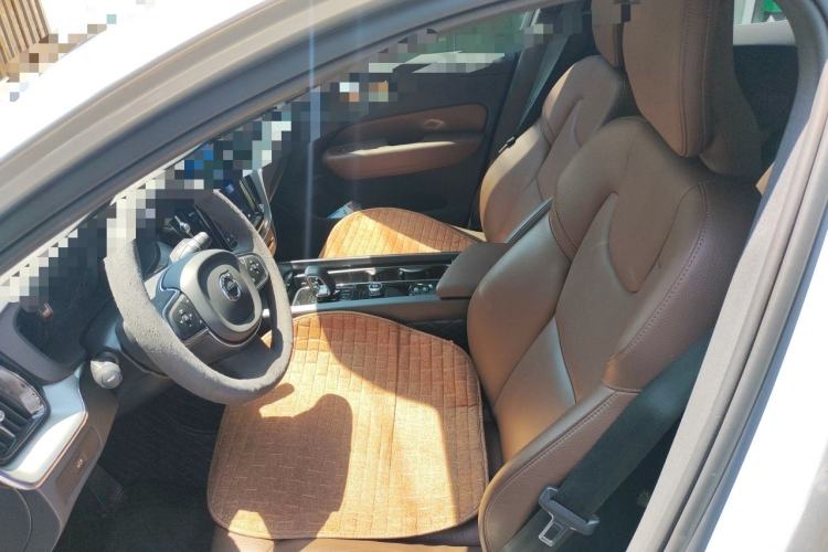 Used Volvo XC60 2023 B5 4x4 Smart Luxury Edition Driver Seat