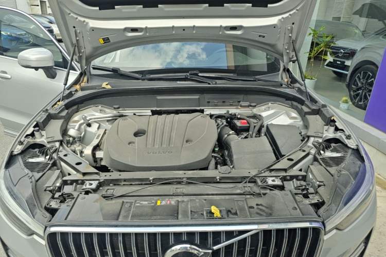 Used Volvo XC60 2023 B5 4x4 Smart Luxury Edition Engine Bay