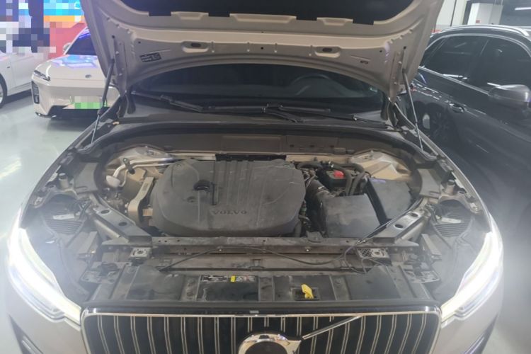 Used Volvo XC60 2023 B5 4x4 Smart Luxury Edition Engine Bay