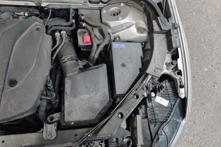 Used Volvo XC60 2023 B5 4x4 Smart Luxury Edition Engine Bay Left