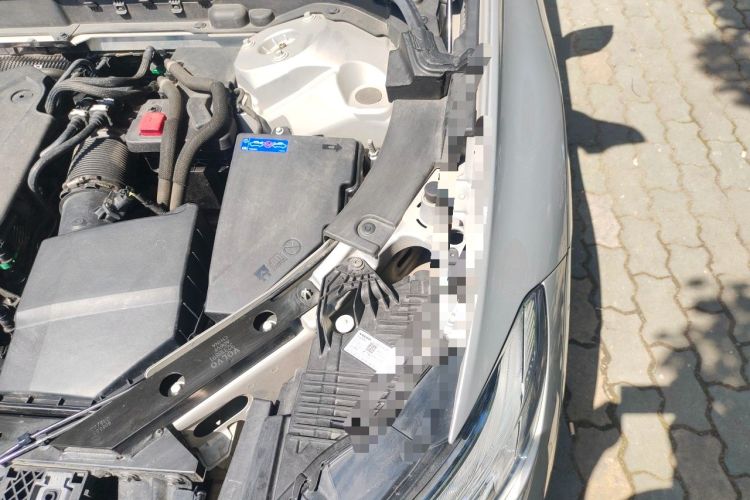 Used Volvo XC60 2023 B5 4x4 Smart Luxury Edition Engine Bay Left