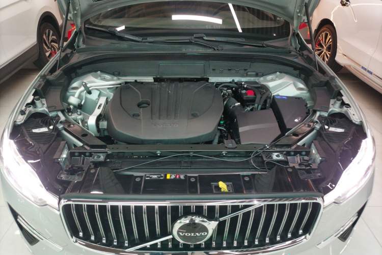 Used Volvo XC60 2023 B5 4x4 Smart Luxury Edition Engine Bay
