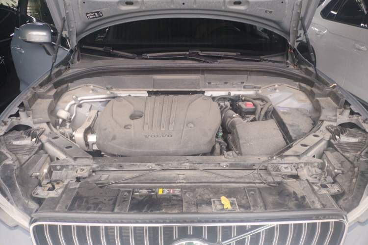 Used Volvo XC60 2023 B5 4x4 Smart Luxury Edition Engine Bay
