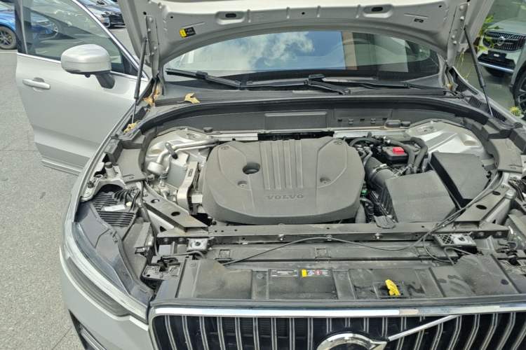 Used Volvo XC60 2023 B5 4x4 Smart Luxury Edition Engine Bay Right