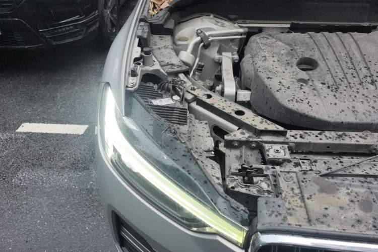 Used Volvo XC60 2023 B5 4x4 Smart Luxury Edition Engine Bay Right