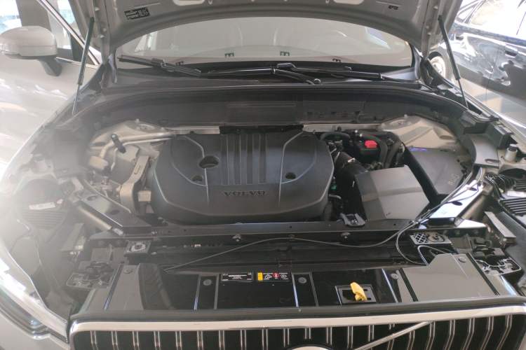 Used Volvo XC60 2023 B5 4x4 Smart Luxury Edition Engine Bay