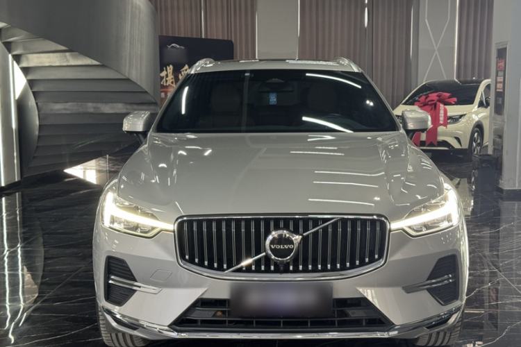 Used Volvo XC60 2023 B5 4x4 Smart Luxury Edition Exterior 2