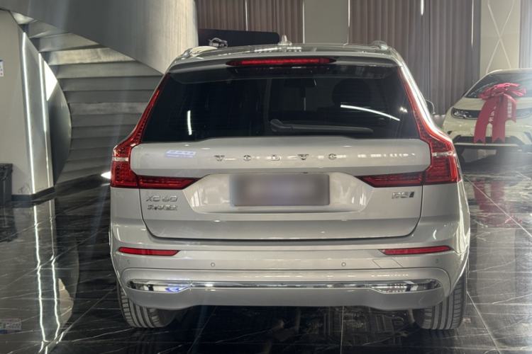 Used Volvo XC60 2023 B5 4x4 Smart Luxury Edition Exterior 3