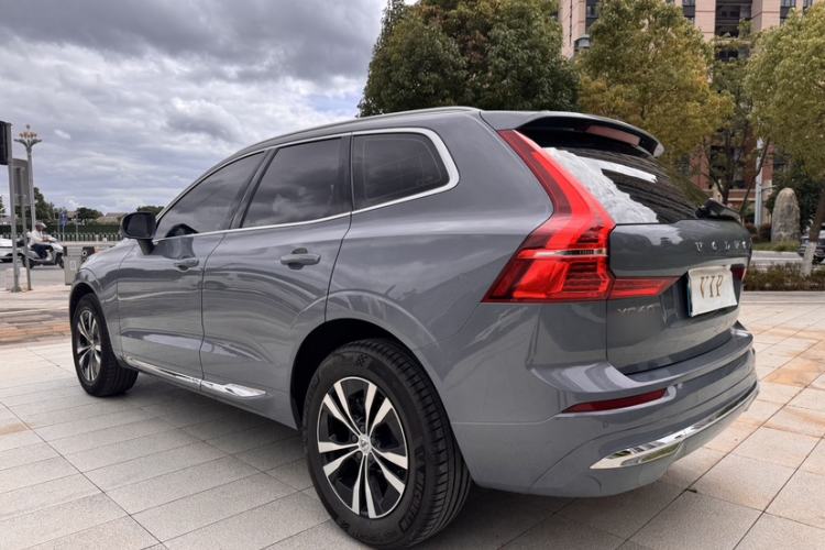 Used Volvo XC60 2023 B5 4x4 Smart Luxury Edition Exterior 3