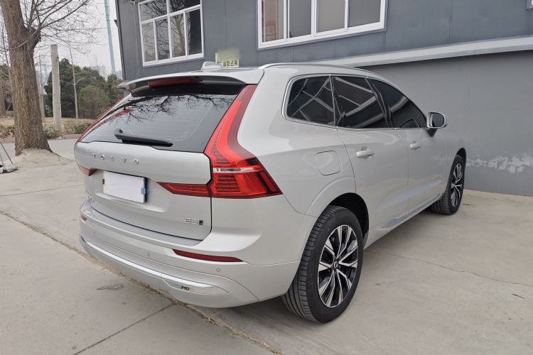 Used Volvo XC60 2023 B5 4x4 Smart Luxury Edition Exterior 3