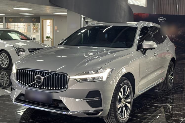 Used Volvo XC60 2023 B5 4x4 Smart Luxury Edition Exterior 4