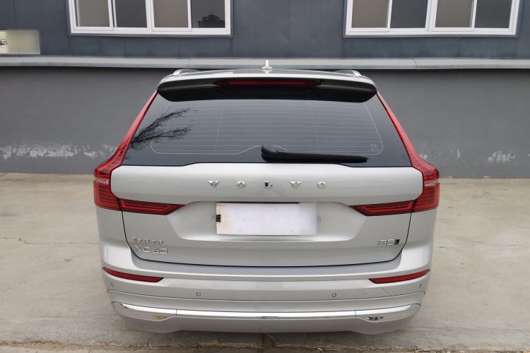 Used Volvo XC60 2023 B5 4x4 Smart Luxury Edition Exterior 4
