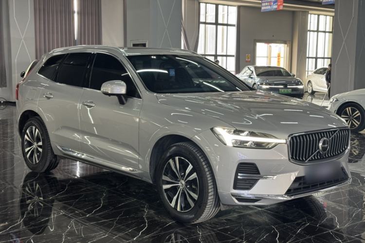 Used Volvo XC60 2023 B5 4x4 Smart Luxury Edition Exterior 5