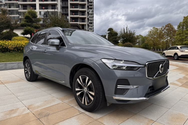 Used Volvo XC60 2023 B5 4x4 Smart Luxury Edition Exterior 5