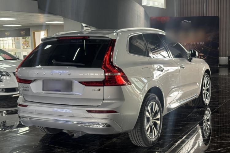 Used Volvo XC60 2023 B5 4x4 Smart Luxury Edition Exterior 6
