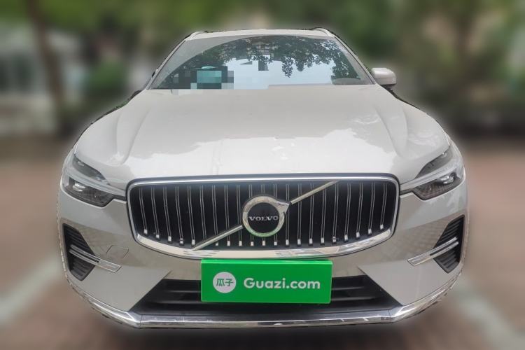 Used Volvo XC60 2023 B5 4x4 Smart Luxury Edition Front