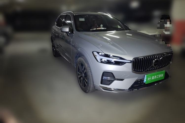 Used Volvo XC60 2023 B5 4x4 Zhiyi Sport Edition Front Right 45 Deg