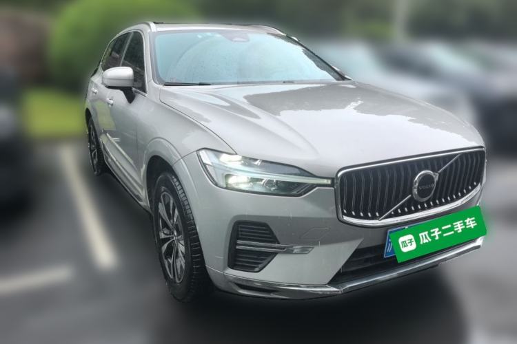 Used Volvo XC60 2023 B5 4x4 Smart Luxury Edition Front Right 45 Deg