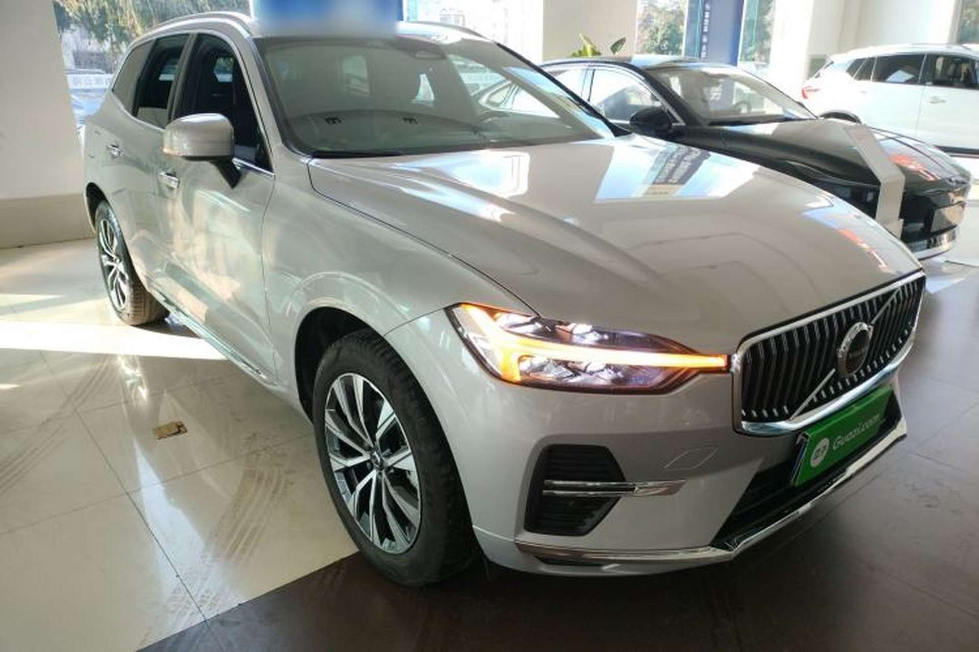 Used Volvo XC60 2023 B5 4x4 Smart Luxury Edition Front Right 45 Deg