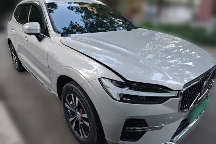 Used Volvo XC60 2023 B5 4x4 Smart Luxury Edition Front Right 45 Deg