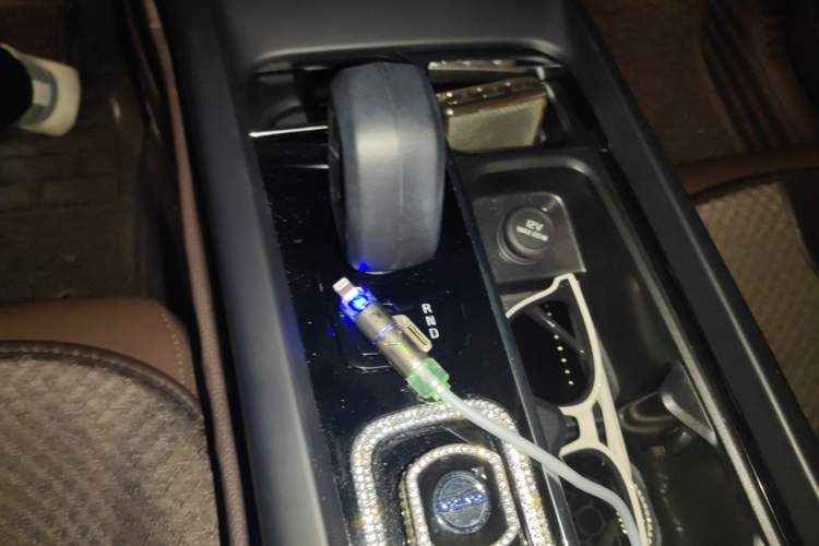 Used Volvo XC60 2023 B5 4x4 Zhiyi Sport Edition Gear Lever