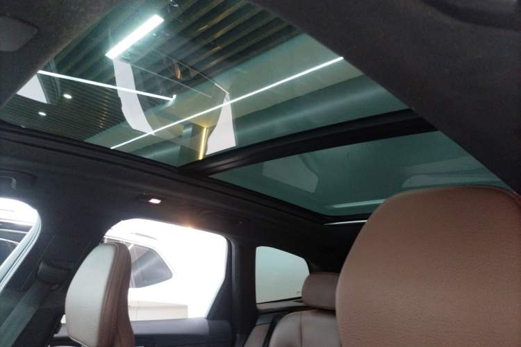 Used Volvo XC60 2023 B5 4x4 Smart Luxury Edition Headliner