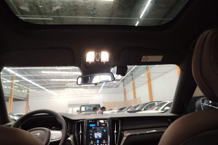 Used Volvo XC60 2023 B5 4x4 Smart Luxury Edition Headliner