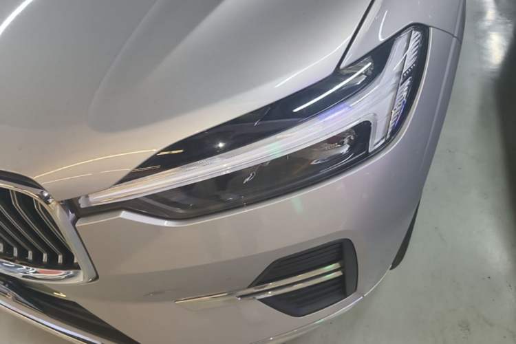 Used Volvo XC60 2023 B5 4x4 Smart Luxury Edition Left Front Headlight