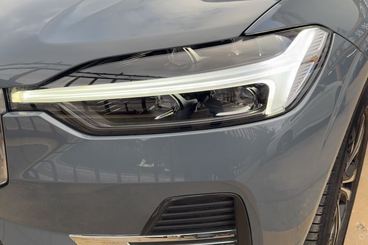 Used Volvo XC60 2023 B5 4x4 Smart Luxury Edition Left Front Headlight