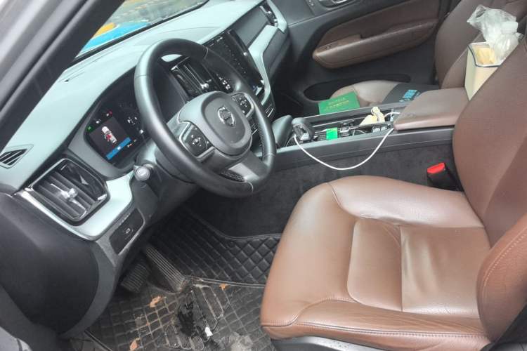 Used Volvo XC60 2023 B5 4x4 Smart Luxury Edition Left Front Seat