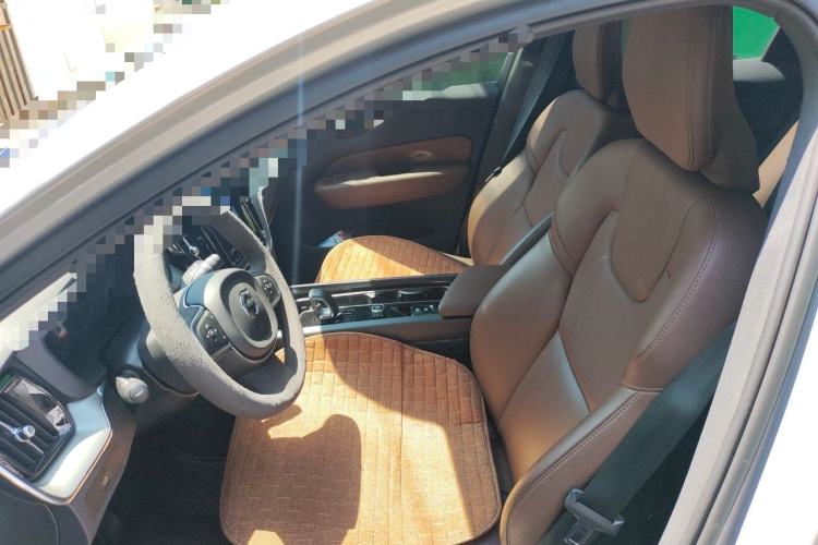 Used Volvo XC60 2023 B5 4x4 Smart Luxury Edition Left Front Seat