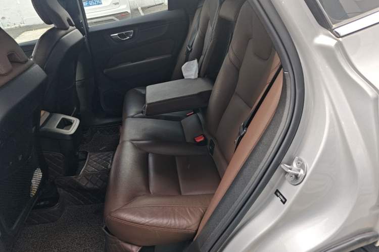 Used Volvo XC60 2023 B5 4x4 Smart Luxury Edition Left Rear Seat