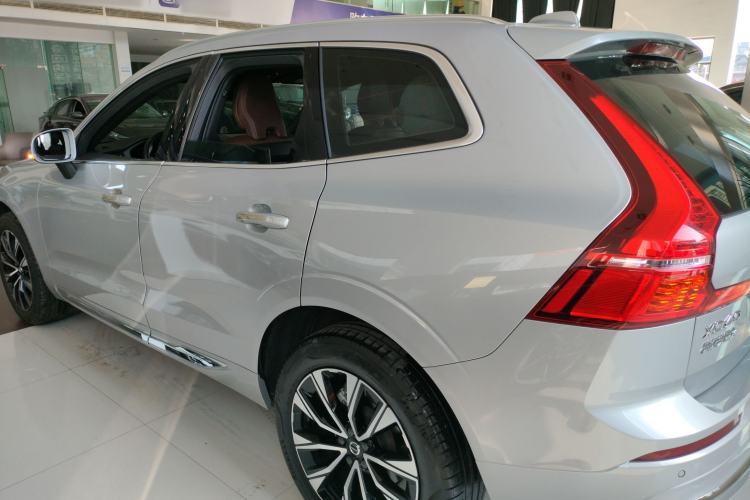 Used Volvo XC60 2023 B5 4x4 Smart Luxury Edition Left Side