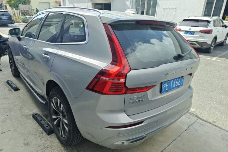 Used Volvo XC60 2023 B5 4x4 Smart Luxury Edition Rear Left 45 Deg