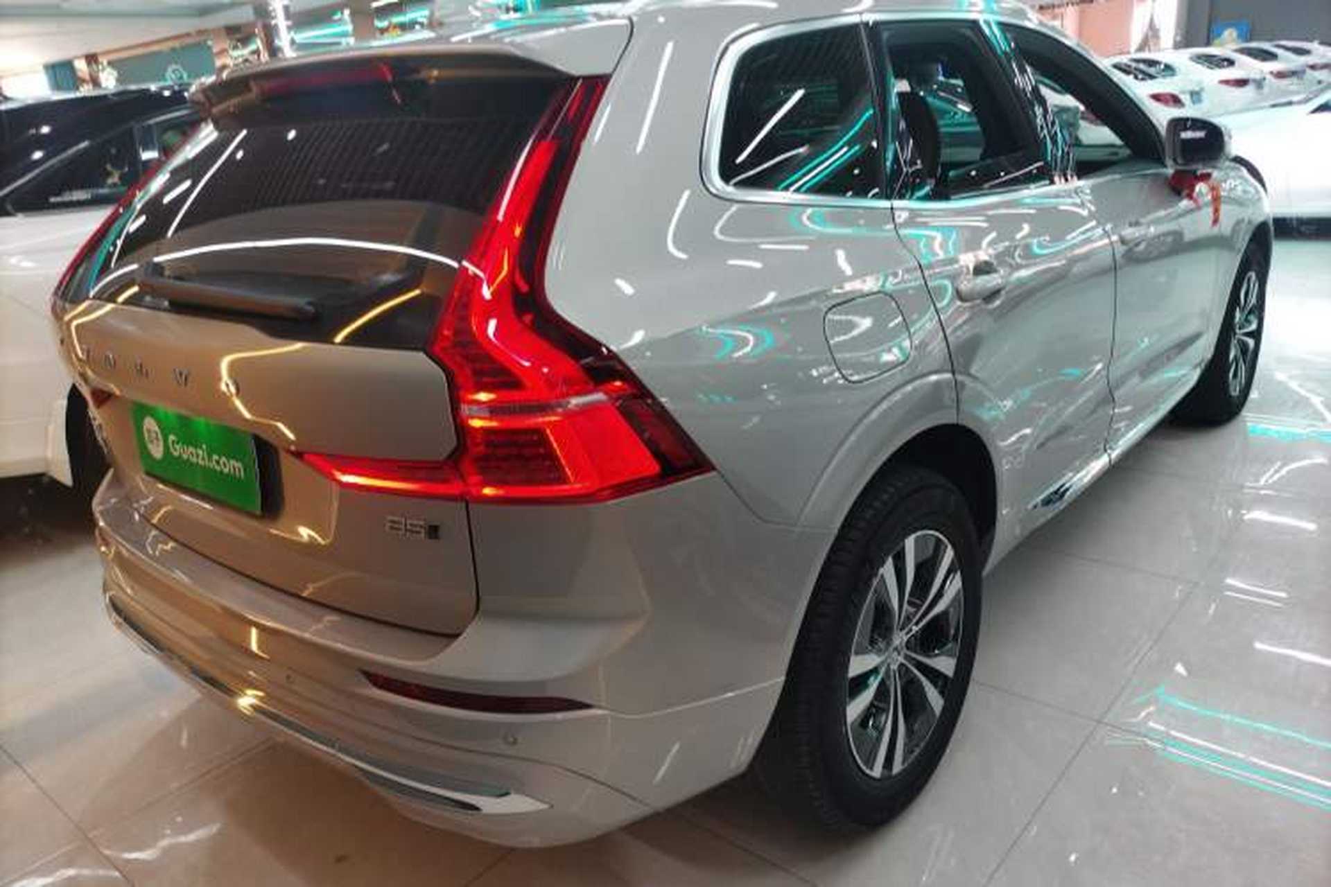 Used Volvo XC60 2023 B5 4x4 Smart Luxury Edition Rear Right 45 Deg