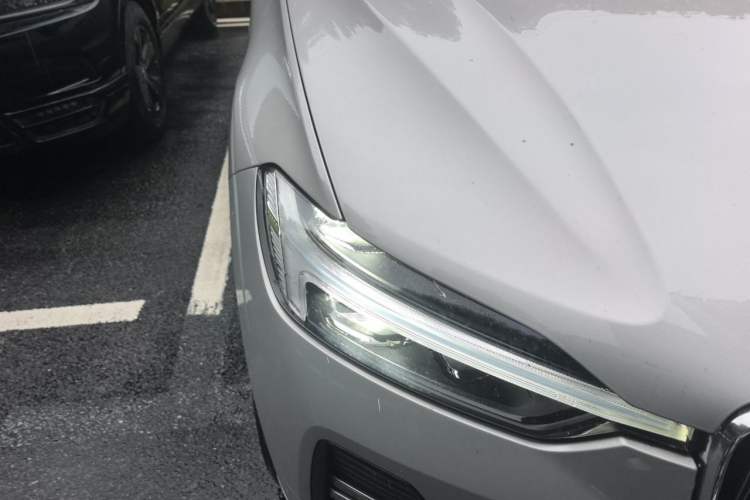Used Volvo XC60 2023 B5 4x4 Smart Luxury Edition Right Front Headlight